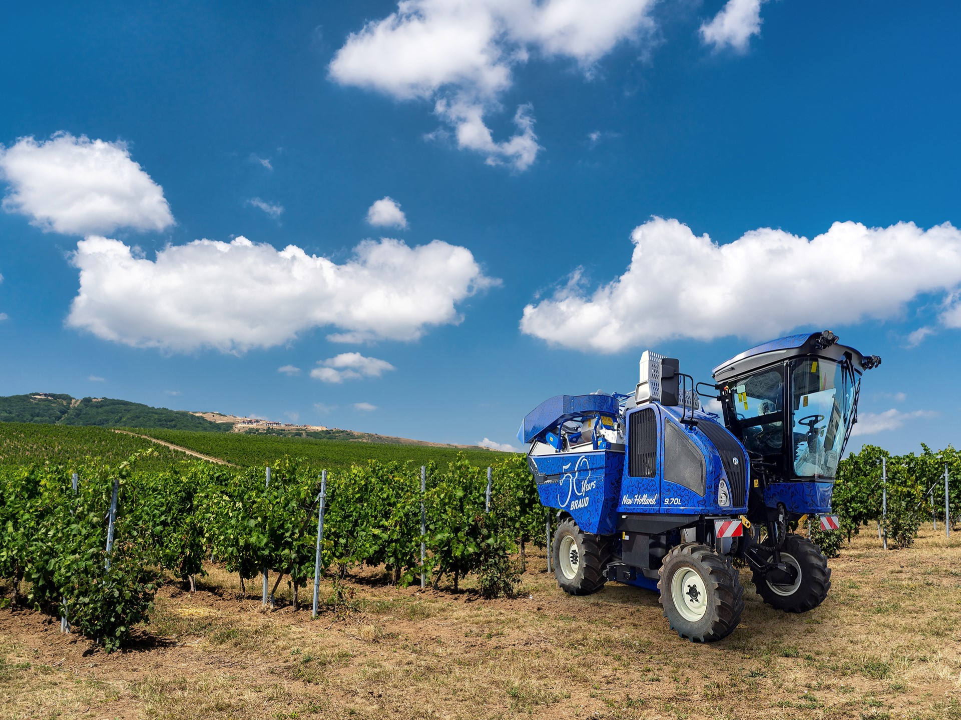 New Holland celebra 50 anos de inova o da linha Braud no SITEVI 2025