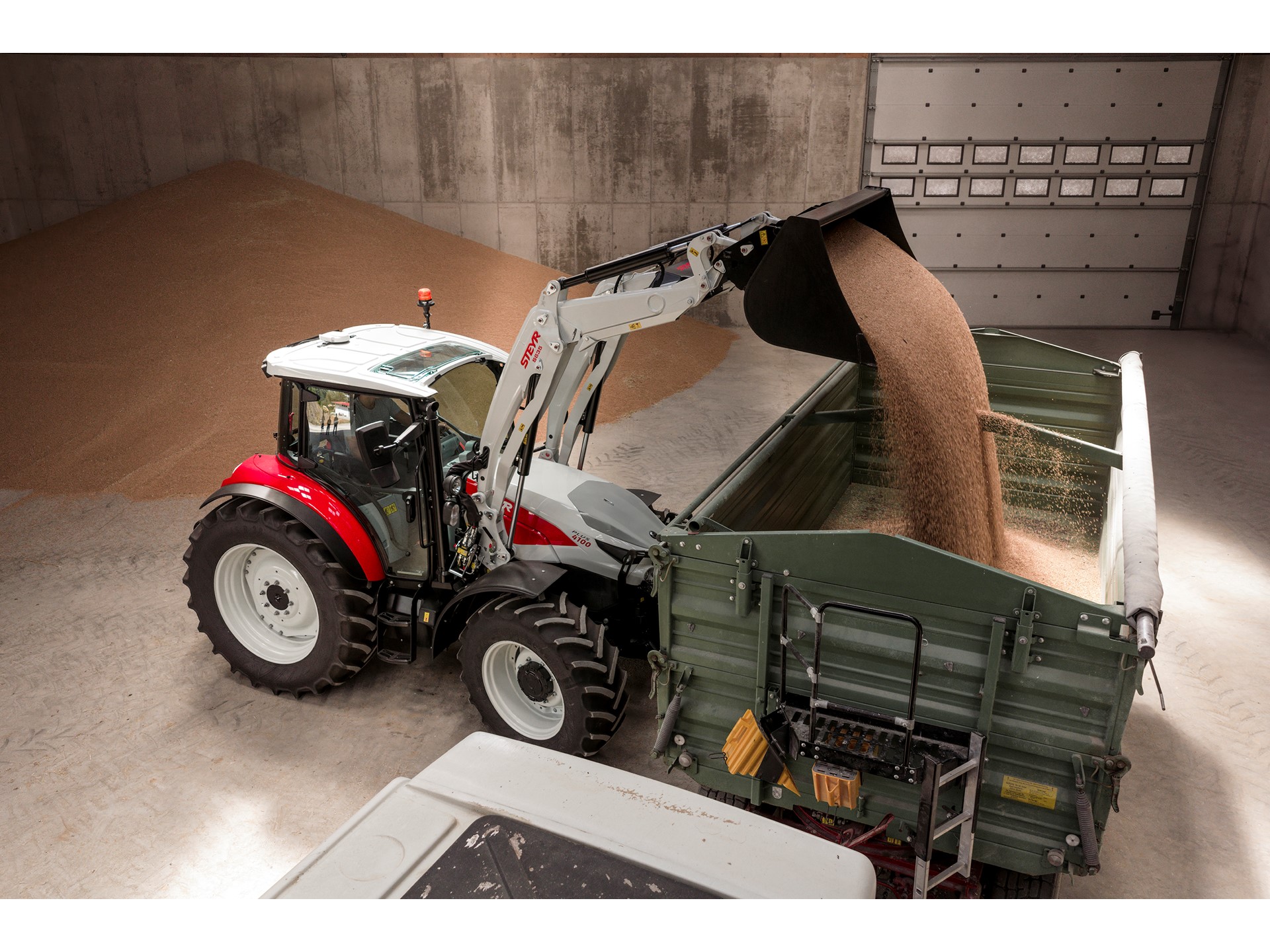 STEYR SHOWS SOLUTIONS FOR EVERY FARM AT AGRIBEX 2025