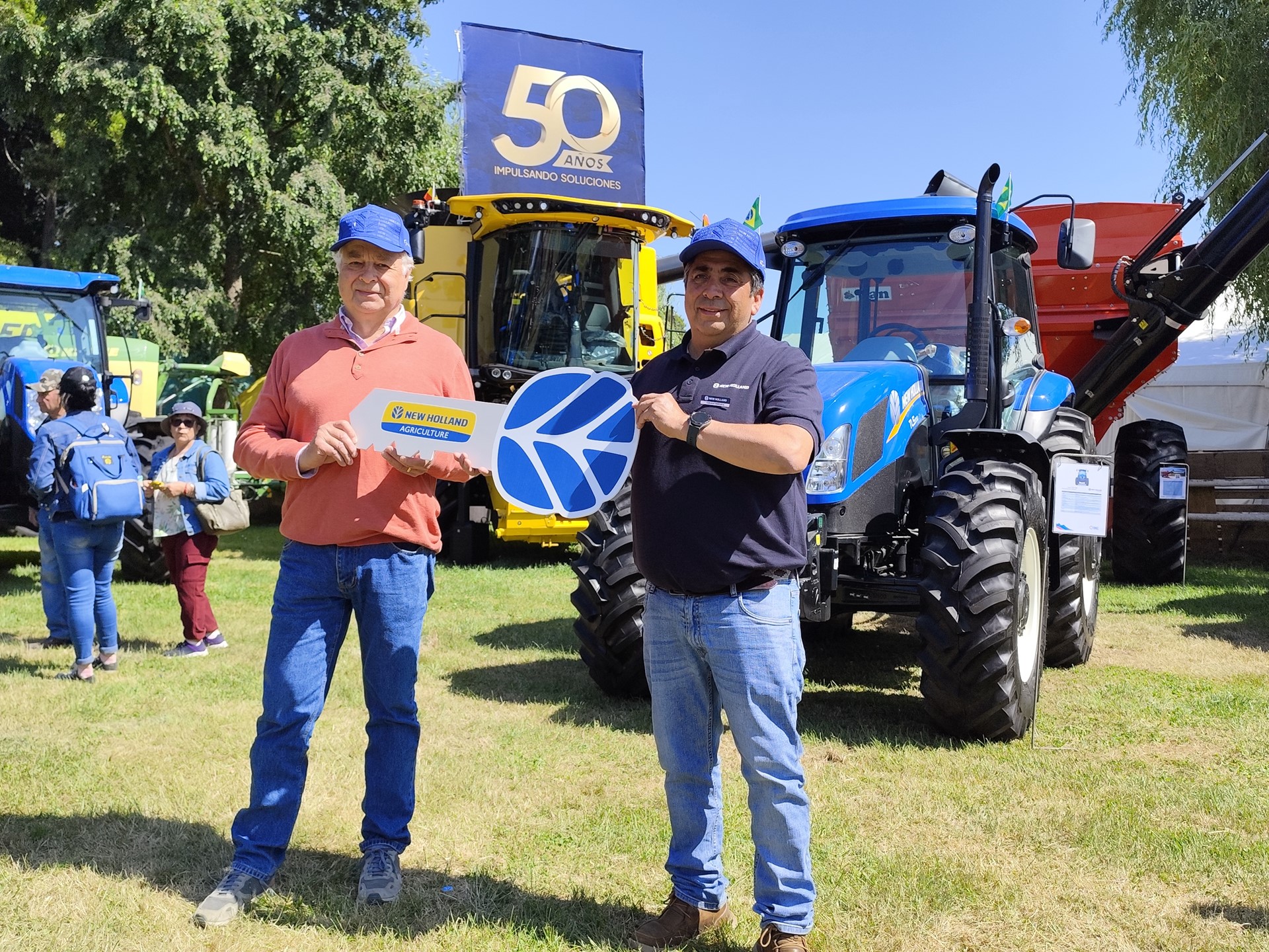 New Holland presento una amplia gama de productos en SAGO Fisur junto a SKC