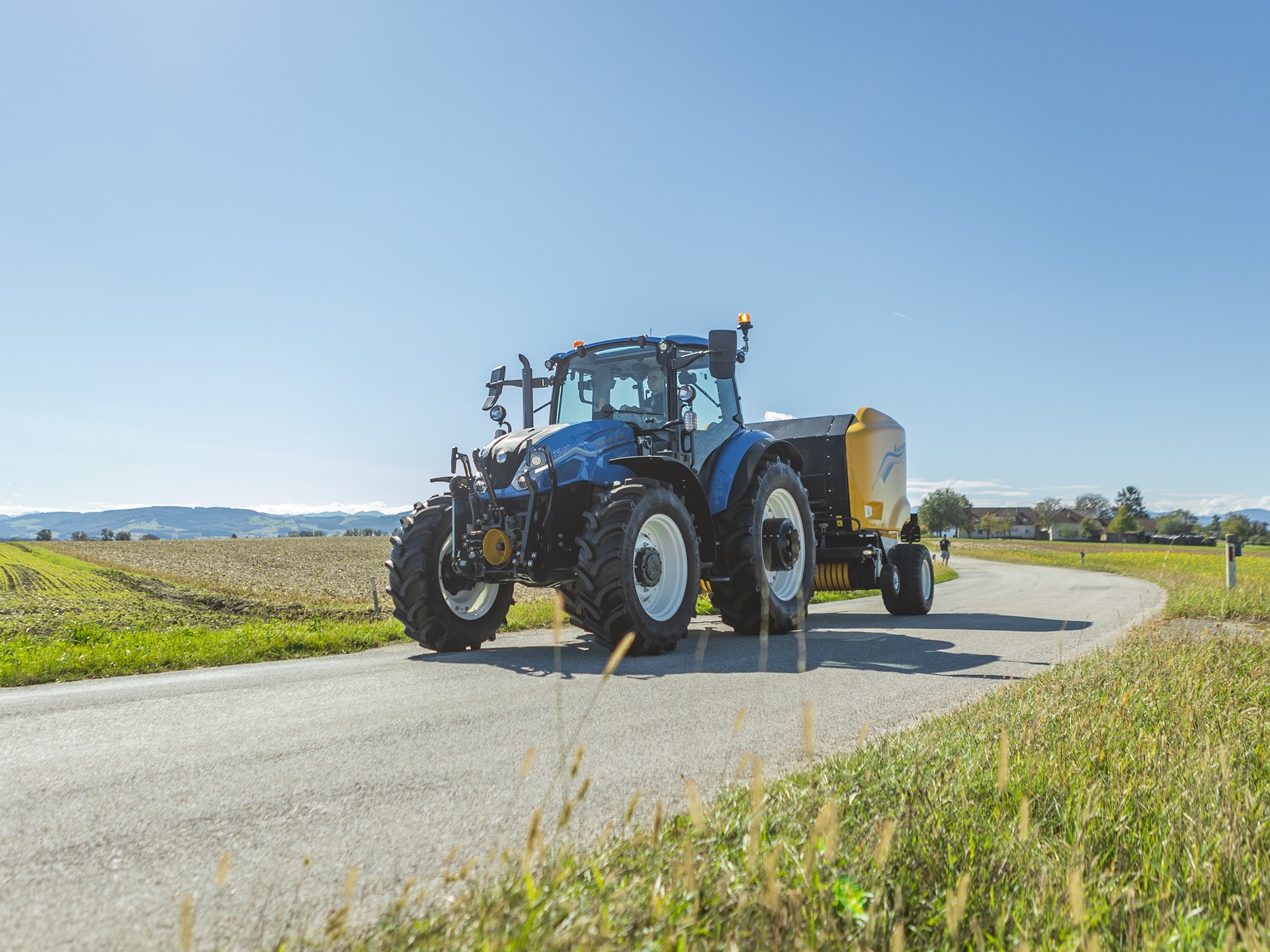 New Holland s New T5 Dual Command Master and Commander