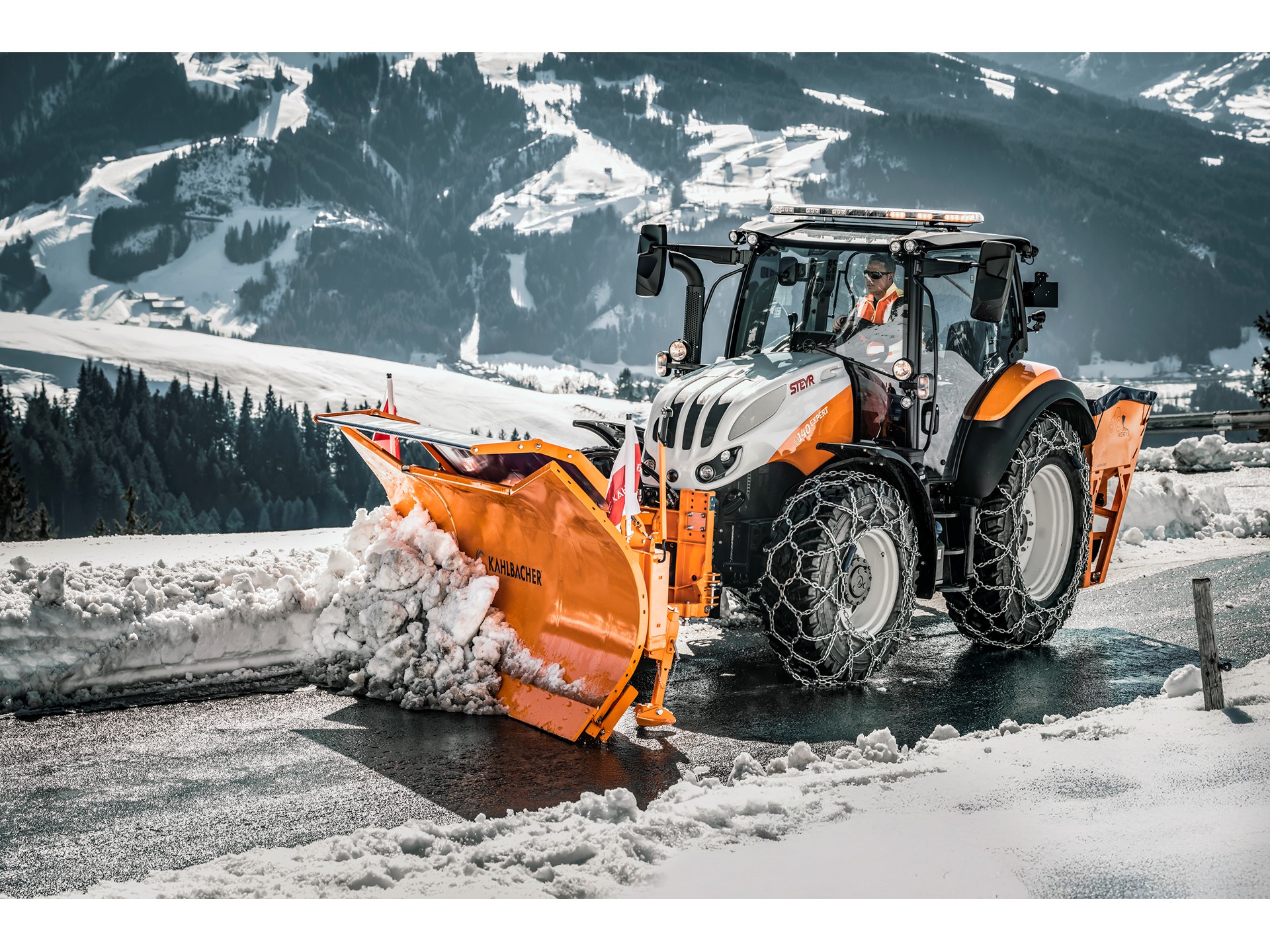 MORE CHOICE FOR STEYR EXPERT CUSTOMERS TWO TRANSMISSIONS AND THREE FEATURE PACKS