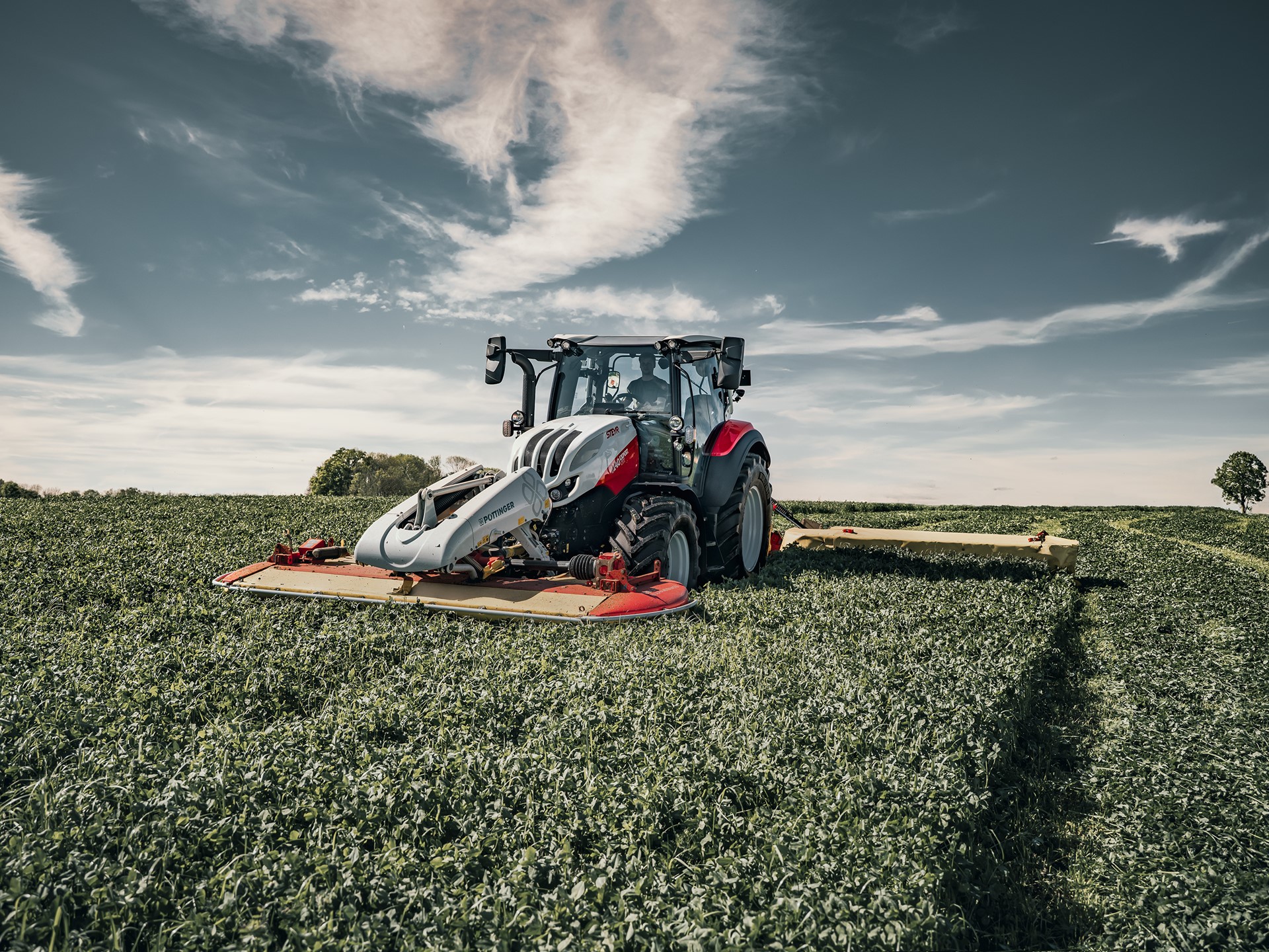 STEYR 4140 Expert CVT mowing