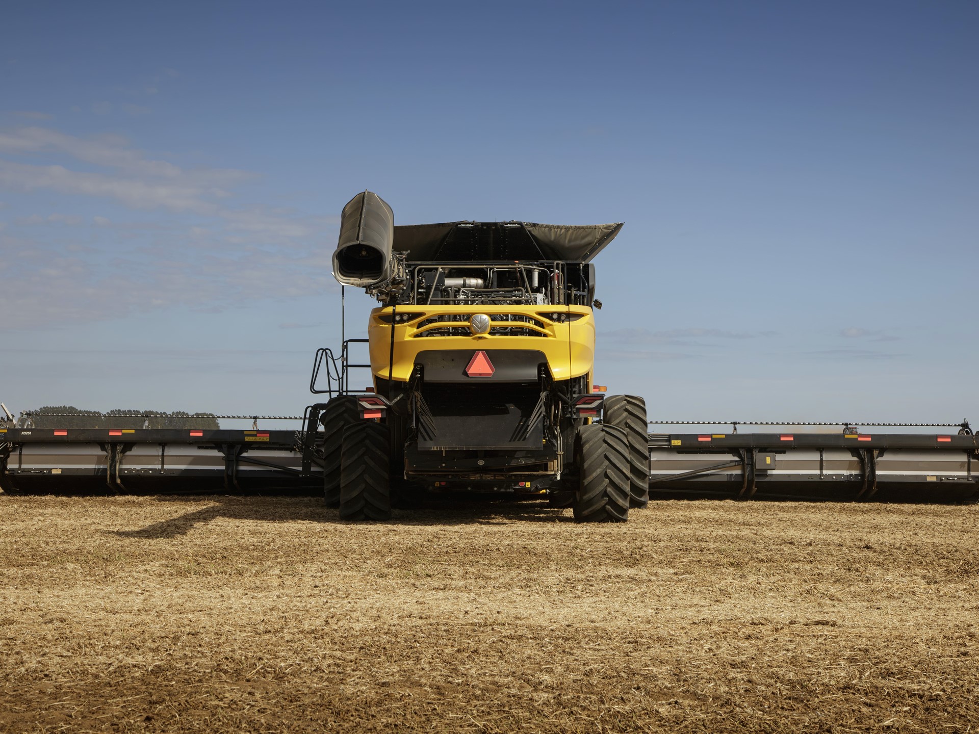 Automatizacion y alto rendimiento New Holland presenta la cosechadora CR11 en Argentina