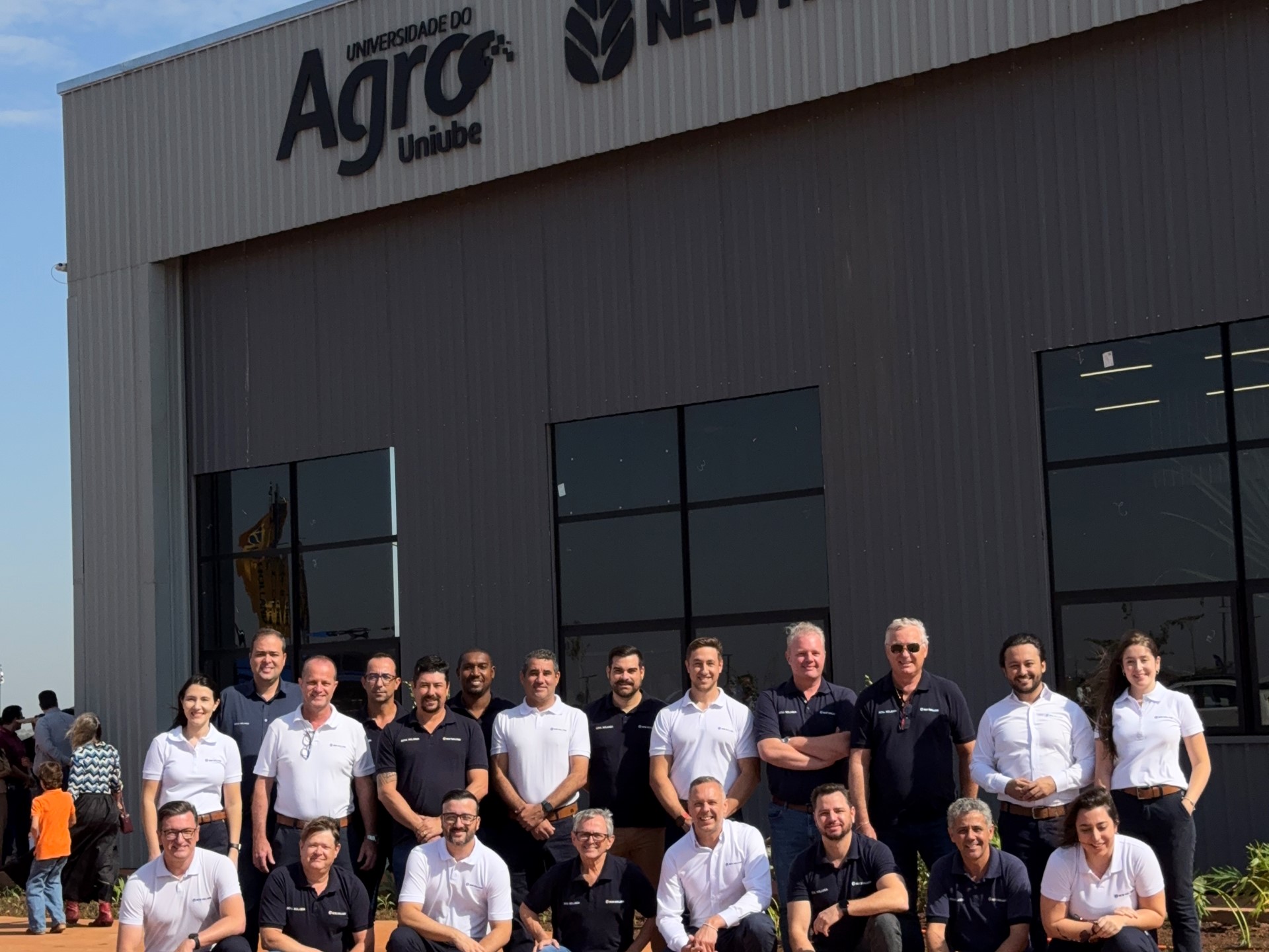 New Holland inaugura Centro de Treinamento na Cidade do Agro para capacitar alunos de cursos ligados agricultura