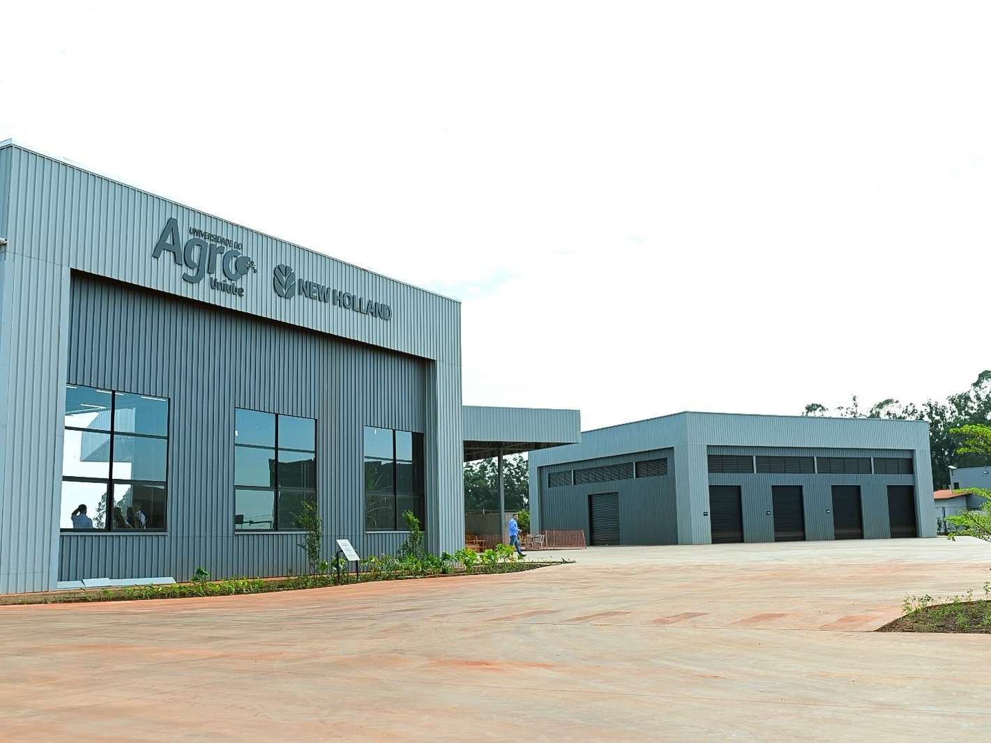 New Holland inaugura Centro de Treinamento na Cidade do Agro para capacitar alunos de cursos ligados agricultura