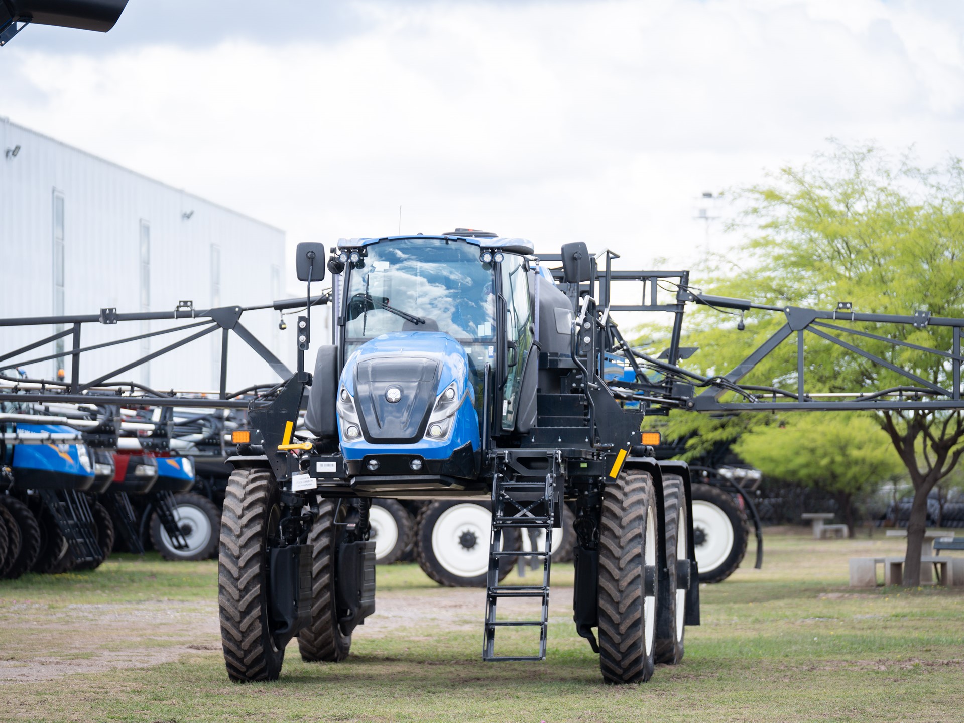 New Holland abrio las puertas de su fabrica para acercar todo su porfolio a sus clientes