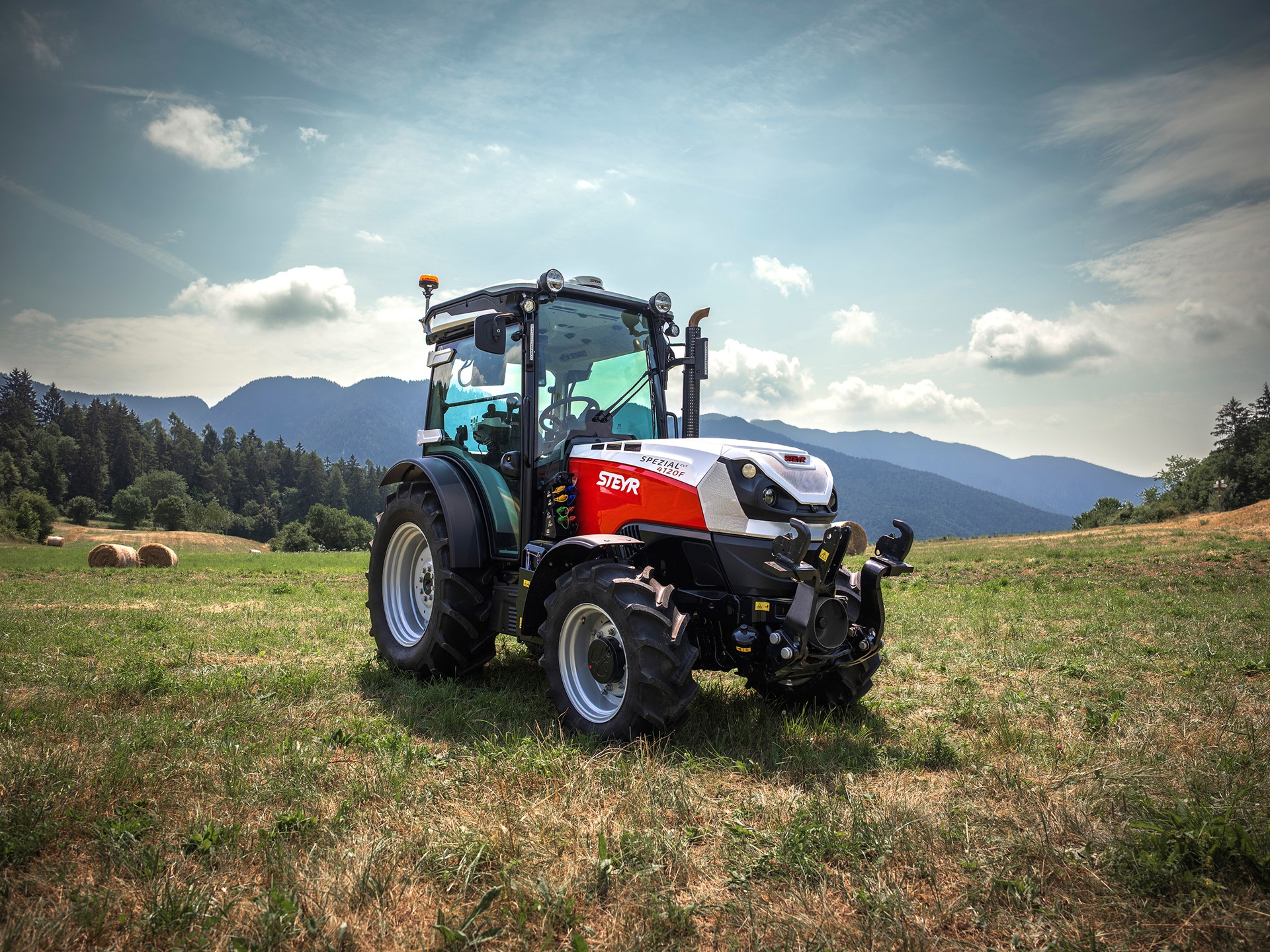 NEW STEYR SPEZIAL F CVT MAKES FIRST PUBLIC APPEARANCE AT EIMA INTERNATIONAL 2026