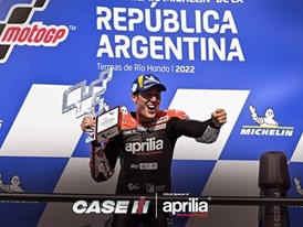 APRILIA RACING AND CASE IH RIDE INTO THE LEAD IN MOTOGP™