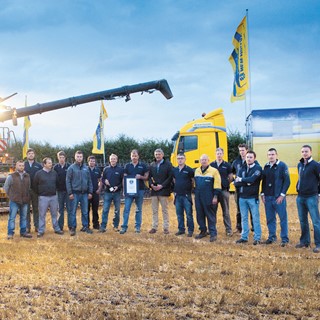 New Holland Agriculture's world record team with the CR10.90