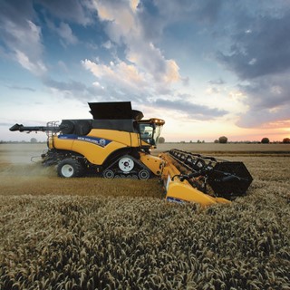 New Holland Agriculture CR10.90 Combine, the World's most powerful combine harvester