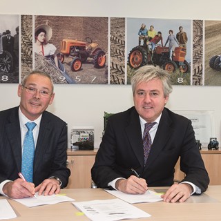 Giulio Marangon (left) and Carlo Lambro, Brand President New Holland Agriculture (right)
