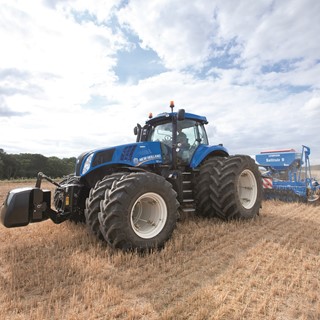 New Holland T8.360 Auto Command™ undertaking cultivation activities