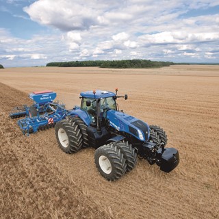 New Holland T8.360 Auto Command™ undertaking cultivation activities