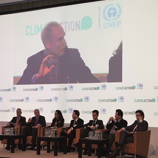 New Holland sponsors the 2013 Climate Action Sustainable Innovation Forum alongside the COP19 UNEP