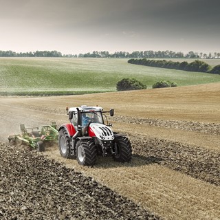 Steyr 6300 Terrus CVT with cultivator