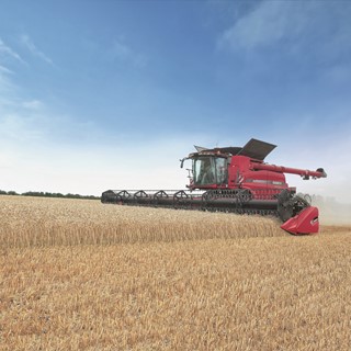 Varicut header with an Axial Flow Combine in wheat