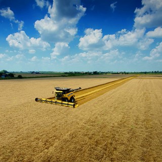 Combine working with PLM Precision Farming technology