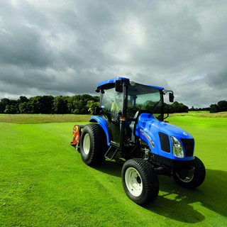 New Holland Boomer™ 54D EasyDrive aerating