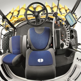 New Holland CX8.80 Elevation Combine Harvest Suite™ Ultra Cab