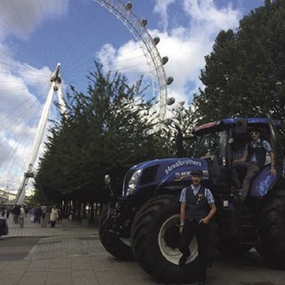 New Holland T7.200 tractor joins Notting Hill carnival parade