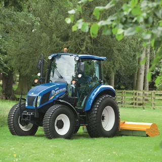 Upgraded T4.75 PowerStar™ mowing fitted with turf tyres