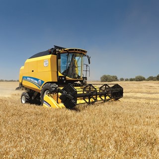 TC5.90 Combine Harvester in the Field