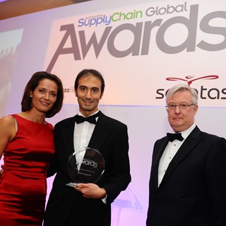 Supply Chain Global Award Environmental Awareness, Fabrizio Sanna accepts award on behalf of CNH Industrial