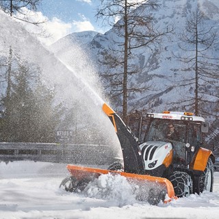 Steyr 6145 Profi Municipal Tractor with snowblower