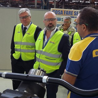 Stefano Bonaccini (right) and Carlo Lambro during their visit to the Modena production facility