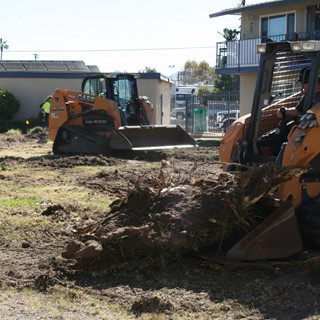 CASE Construction Equipment and Sonsray Machinery have provided the use of a mid-sized excavator