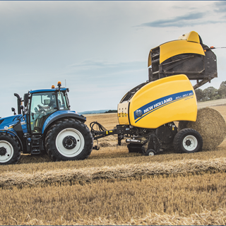 New Holland's upgraded Roll-Belt variable chamber balers at work