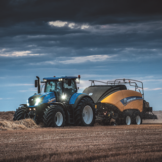 Smart Baling with best-in-class features raises capacity and bale quality to new heights