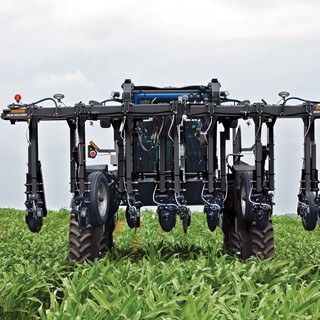 New Holland has introduced the Guardian™ Injection Toolbar to the Guardian self-propelled sprayer line