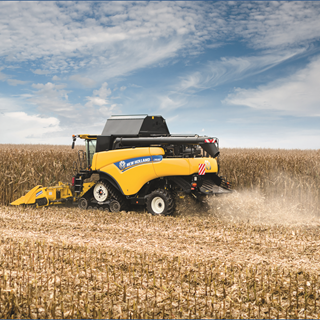 New Holland Agriculture CR8 harvesting maize