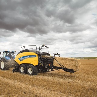The BigBaler 1290 Plus is New Holland’s new flagship square baler