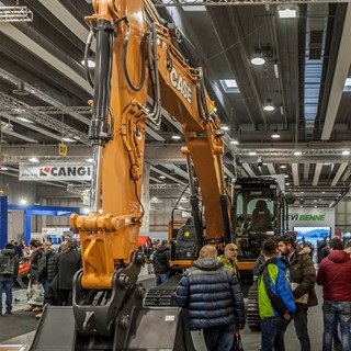 The CX210D tracked excavator (with NLC narrow carriage)
