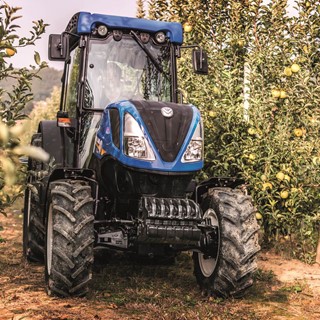UK launch of T4 FNV specialist tractors
