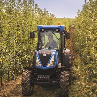 UK launch of T4 FNV specialist tractors