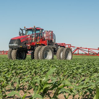 The Trident™ 5550 liquid/dry combination applicator is the first applicator featuring factory-available duals