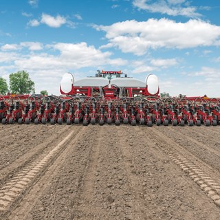 Case IH expands the 2000 series Early Riser lineup