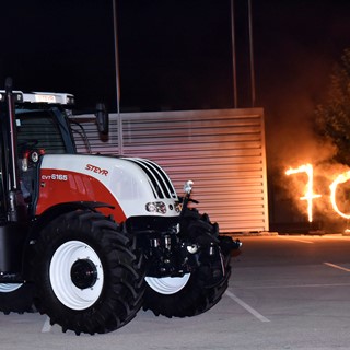 Showcase act with a STEYR 6165 CVT to celebrate 70th anniversary