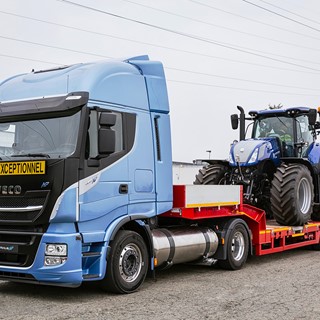 The IVECO Stralis NP 460, the most sustainable heavy long-haul truck and New Holland's Methane Powered Concept Tractor