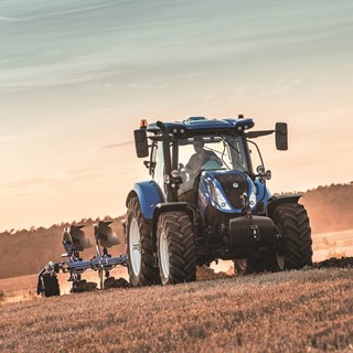 New Holland T6.175 Dynamic CommandTM Tractor Wins Machine of the Year 2018