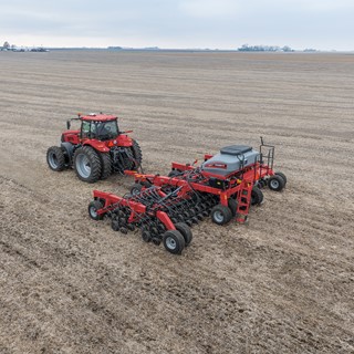 The Case IH Precision Disk 500T single disk air drill features unmatched maneuverability for high-efficiency seeding.