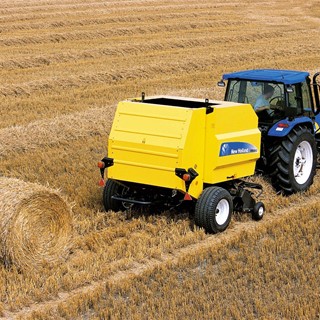 New Holland Agriculture BR6090 Round Baler