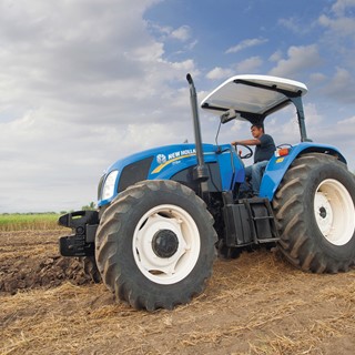 New Holland Agriculture TT4
