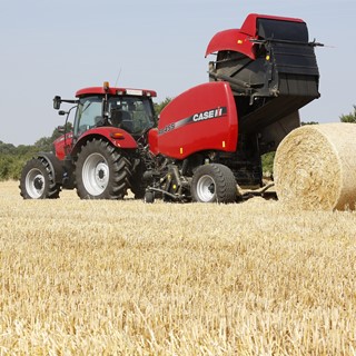 The RB455 variable chamber round baler