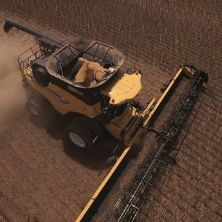New Holland CR Series – a record-breaking combine range
