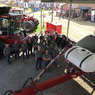 Case IH team with Axial Flow and new 2000 Series Early Riser planter