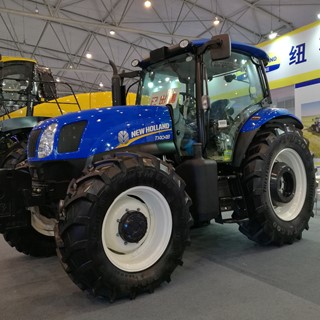 The New Holland T1404B tractor on show